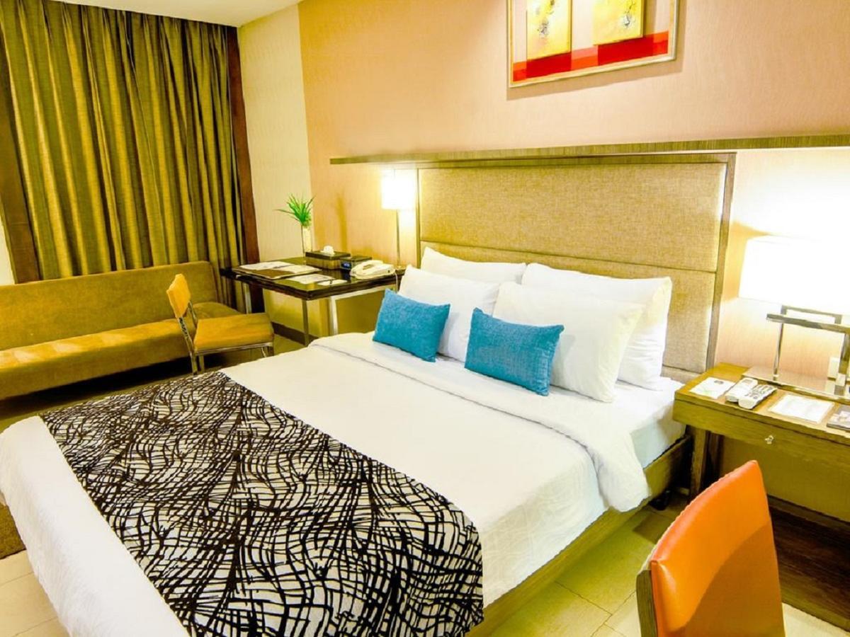 Best Western Antel Spa Hotel Suites Makati City Kültér fotó